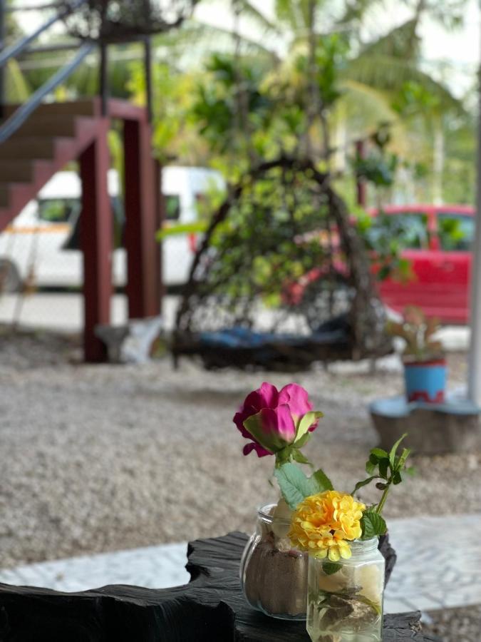 Near Lake Hostal Bacalar Esterno foto